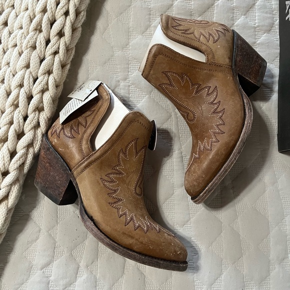 Ariat Dixon R Toe Western Ankle Boots Booties - Picture 4 of 8